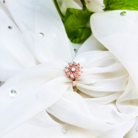 Minimal Rose Spinner Ring – Rotating Floral Swirl Head in Rose Gold Finish