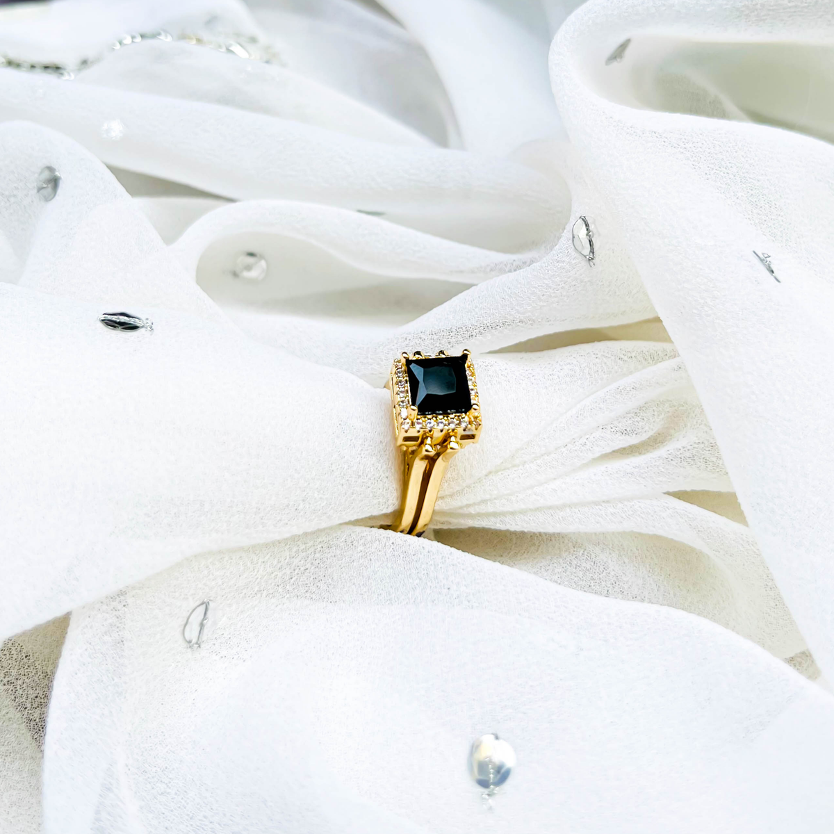 Dual Mood Reversible Ring Set – 2-in-1 Convertible Ring with Black Stone & Silver Diamond Finish